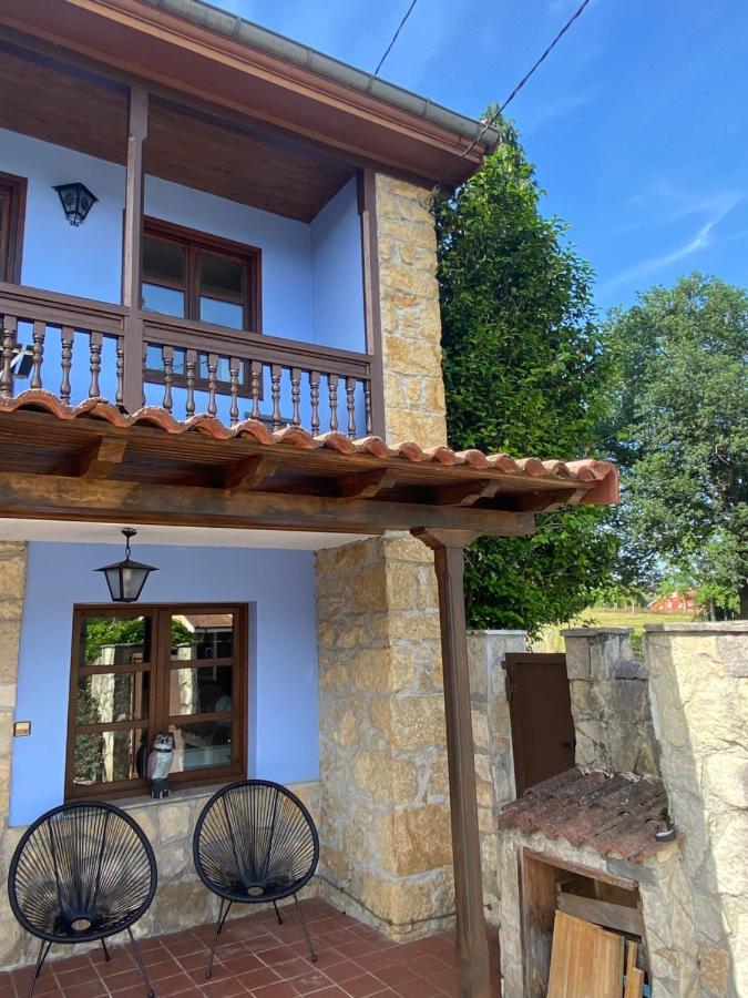 Villa Paraes Nava Exteriör bild