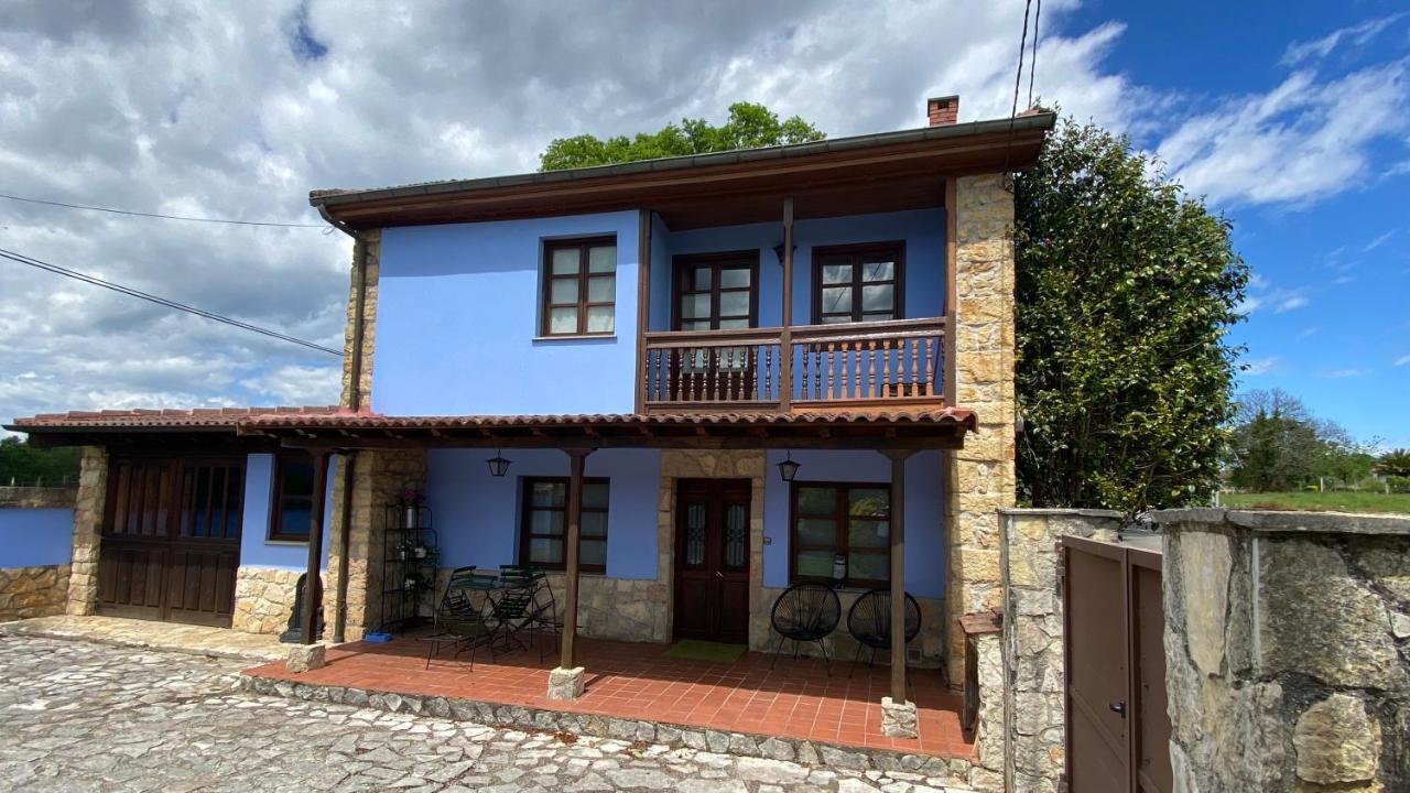 Villa Paraes Nava Exteriör bild